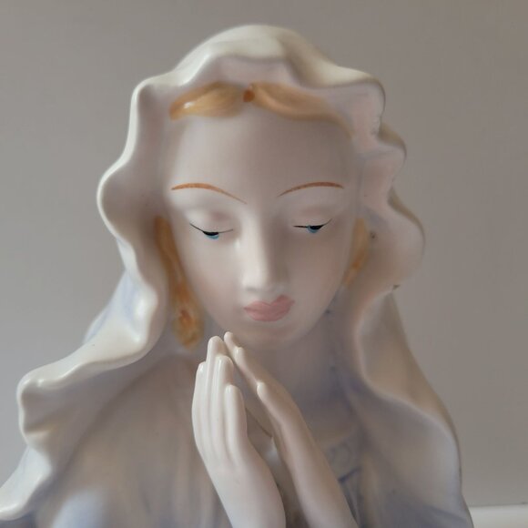 Napco Ceramic Virgin Mary Head Vase Planter 7 Inch Blue & White Religious Decor - Picture 3 of 9